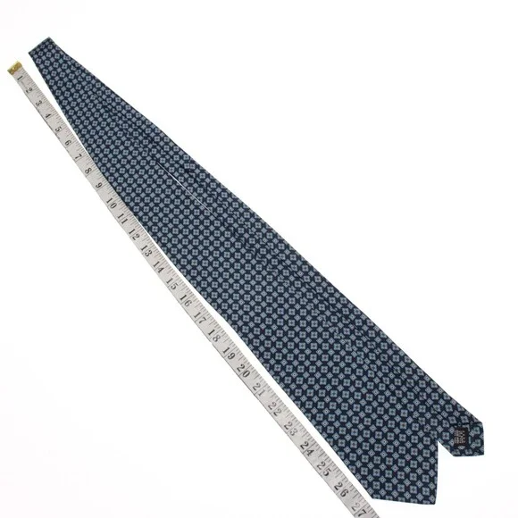 Drake's NWT Neck Tie in Navy with Light Blue/White Geometric Pattern 100% Silk
